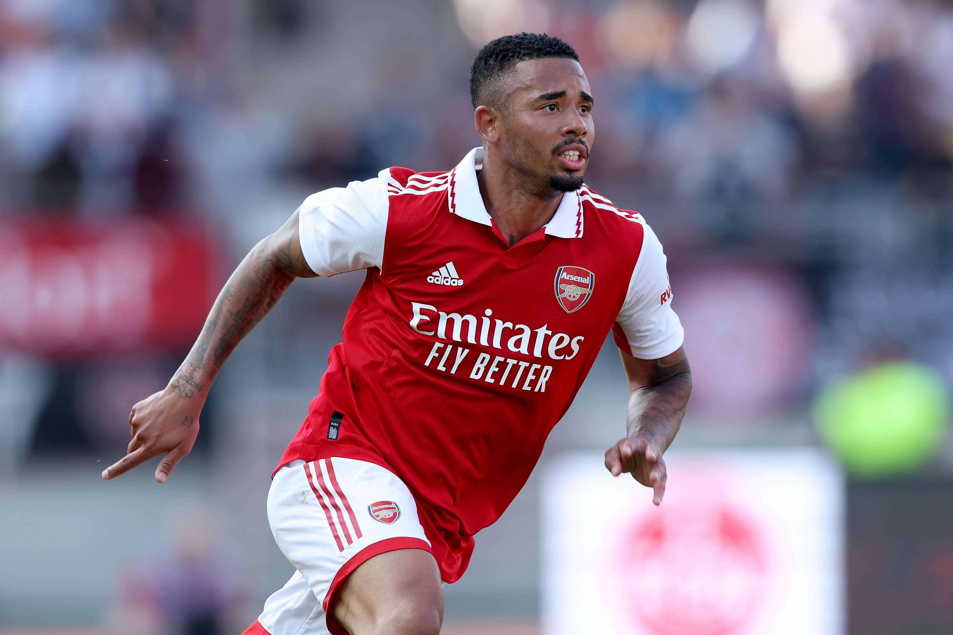 他在前场断 他在前场断