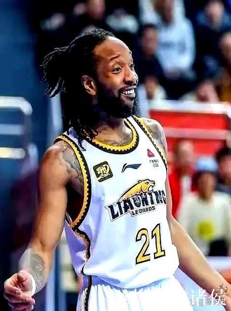 威尔斯前三节个人已得24分,辽宁领先广厦19分 威尔斯前三节个人已得24分,辽宁领先广厦19分