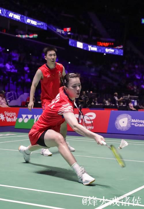 羽毛球世锦赛：中国三对混双组合晋级八强