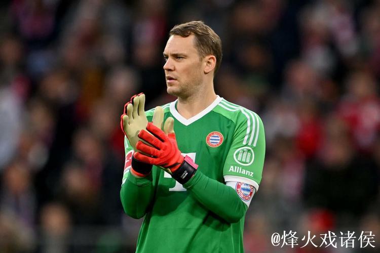 这才是主业,诺伊尔对阵美因茨的比赛中亲自投掷 这才是主业,诺伊尔对阵美因茨的比赛中亲自投掷