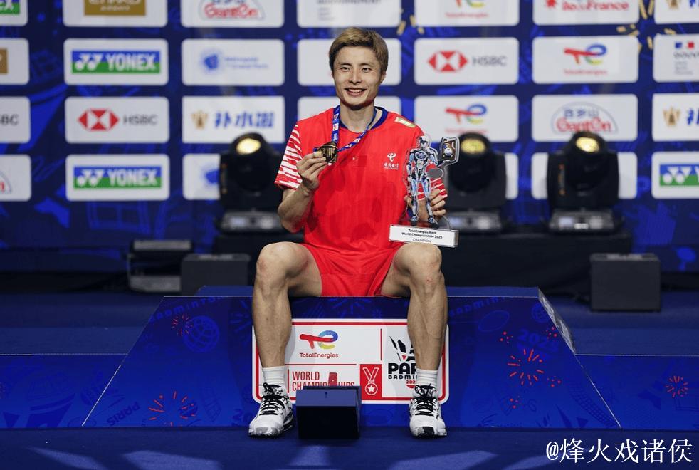 石宇奇2-1战胜小波波夫 晋级世锦赛男单八强 石宇奇2-1战胜小波波夫 晋级世锦赛男单八强